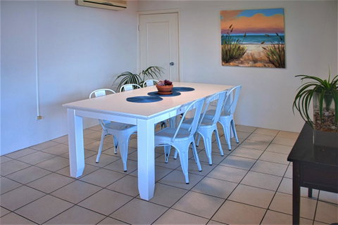 Seacrest Beachfront Apartments Surfers Paradise - Accommodation Mt Buller 34