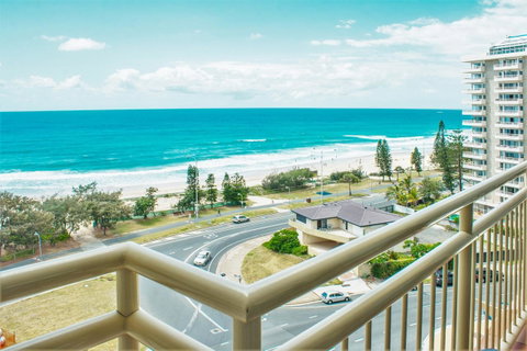 Seacrest Beachfront Apartments Surfers Paradise - Accommodation Mt Buller 11