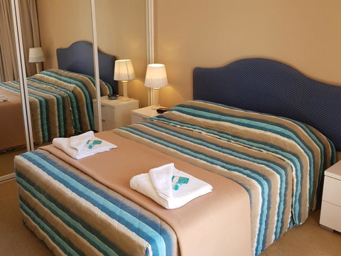 Surfers Beach Resort One - Accommodation Mt Buller 24