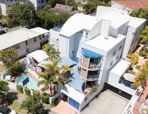 Surfers Beach Resort One - Accommodation Mt Buller 1