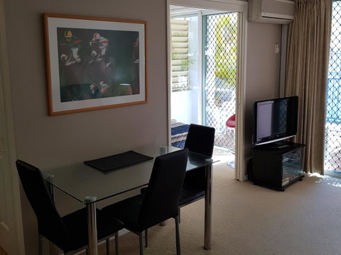 Surfers Beach Resort One - Accommodation Mt Buller 19