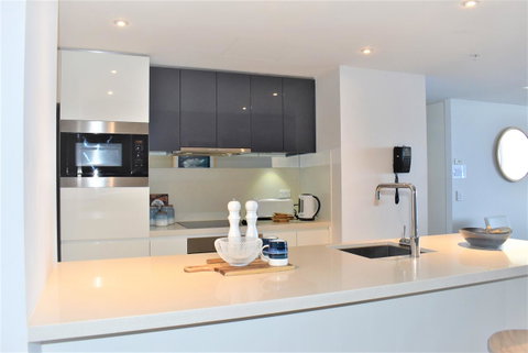 Gold Coast Private Apartments - H Residences, Surfers Paradise - Accommodation Mt Buller 7