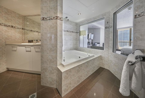 Novotel Surfers Paradise - Accommodation Mt Buller 10