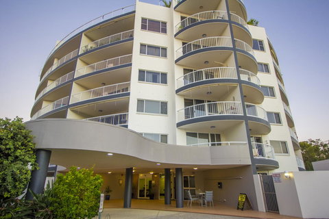 Fairways Golf & Beach Retreat Bribie Island - Accommodation Mt Buller 9