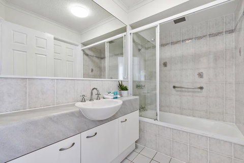 Dockside Apartments Mooloolaba - Accommodation Mt buller 9