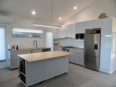 WHITE SHELLS HOLIDAY RENTAL - Accommodation Mt buller 2