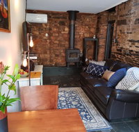 William Hunt's Retreat - Redwood Studio - Accommodation Mt Buller