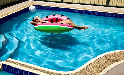 ZED MOTELS Tropical Gateway - Accommodation Mt buller 1