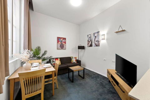 A Chic Apartment On Bourke St Near Chinatown - Accommodation Mt Buller 3