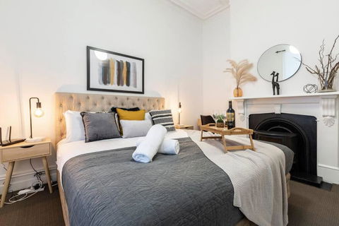 A Carlton Classic - Quaint Inner-City Getaway - Accommodation Mt Buller 1