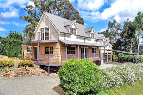 Alpine Sadler Retreat - Accommodation Mt Buller 0