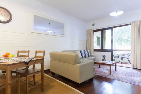 B2 Crawley Apartment 1 BRM & Sleepout Near UWA - Accommodation Mt Buller 1
