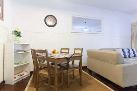B2 Crawley Apartment 1 BRM & Sleepout Near UWA - Accommodation Mt Buller 4