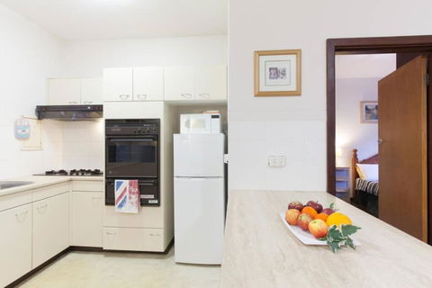 B3 Crawley Apartment 1 BRM & Sleepout Near UWA - Accommodation Mt Buller 4