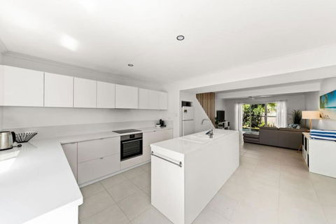 BARBADOS Ultimate Laid-back Holiday - Flat Stroll To River - Accommodation Mt Buller 4