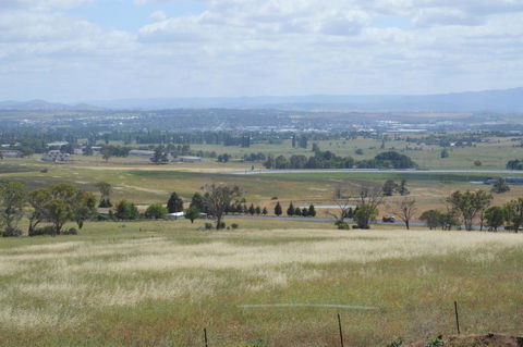 BATHURST GOLDFIELDS RESIDENCE On MOUNT PANORAMA - Accommodation Mt Buller 4