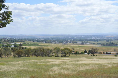 BATHURST GOLDFIELDS RESIDENCE On MOUNT PANORAMA - Accommodation Mt Buller 1
