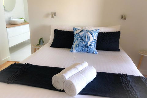 BAY OF FIRES BEACH SHACK Ocean Views From A Modern Beachhouse - Accommodation Mt Buller 1