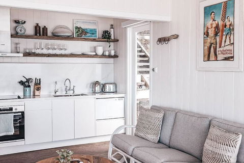 BAY PROPERTIES . Beach House Studio - Accommodation Mt Buller 1