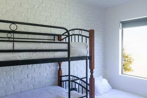BAY PROPERTIES . Beach Street - Accommodation Mt Buller 4