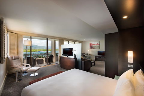 Hilton Cairns - Accommodation Mt Buller 15