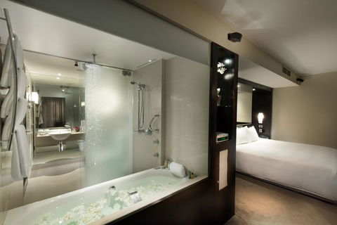 Hilton Cairns - Accommodation Mt Buller 19