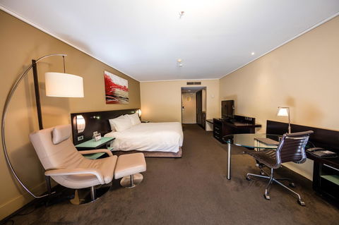 Hilton Cairns - Accommodation Mt Buller 31