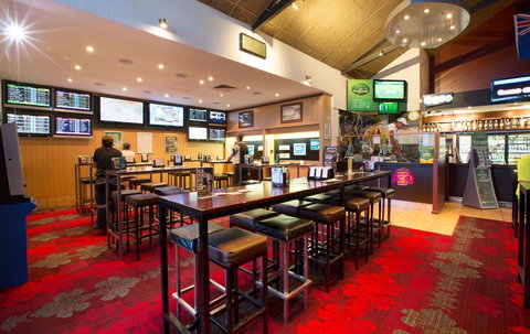 Glenmore Tavern - Accommodation Mt Buller 8