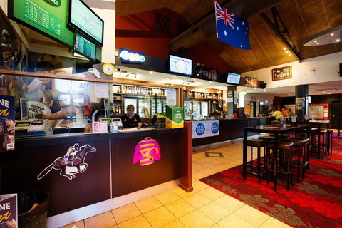 Glenmore Tavern - Accommodation Mt Buller 21