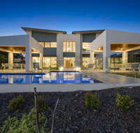 Luxury Canal Front Holiday House - Accommodation Mt Buller