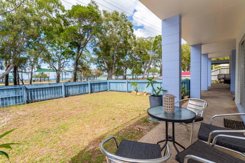 Charm And Comfort In This Ground Floor Unit With Water Views! Welsby Pde, Bongaree - Accommodation Mt Buller 0
