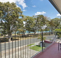 First floor unit close to shops park and waterfront - Accommodation Mt Buller