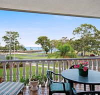 Huge top floor unit across the road....Waterfront - Accommodation Mt Buller