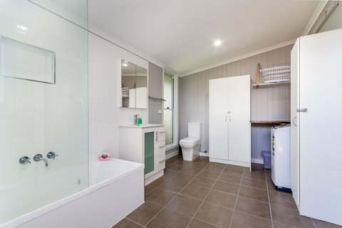 Fabulous Family Destination In Paradise Parade, Bongaree - Accommodation Mt Buller 16