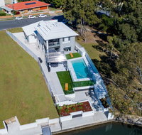 Stunning Canal Home Oh So Close To The Waterfront - Accommodation Mt Buller