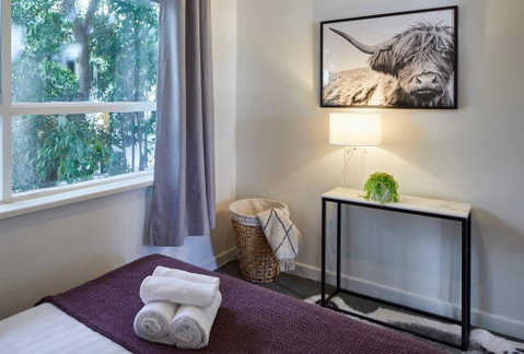 1 Bedroom Apt With Parking Stroll To Elwood Beach - Accommodation Mt Buller 3