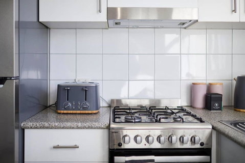 1 Bedroom Apt With Parking Stroll To Elwood Beach - Accommodation Mt Buller 2