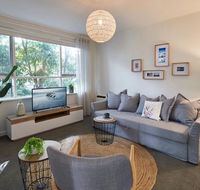 1 Bedroom Apt With Parking Stroll to Elwood Beach - Accommodation Mt Buller