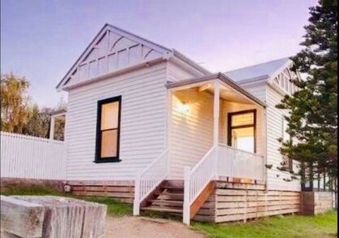 1880s Kananook Boutique Historic Luxury Apartment FSC Private Villa Bairnsdale - Accommodation Mt Buller 1