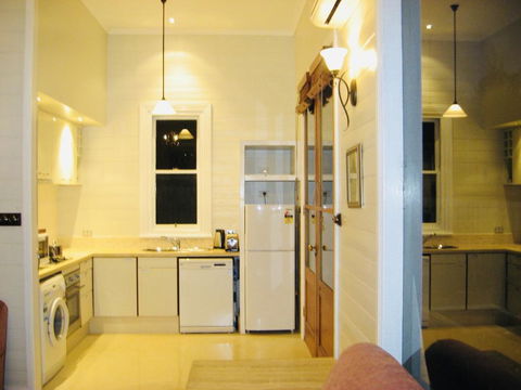 1880s Kananook Boutique Historic Luxury Apartment FSC Private Villa Bairnsdale - Accommodation Mt Buller 2
