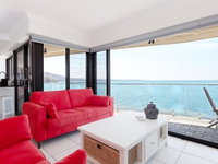 2 'Lanimer' 14 Mitchell Street - beautiful waterfront property with spectacular views
