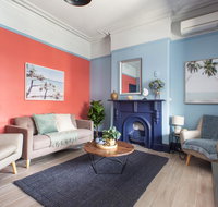 2-Bed Apartment Metres From Coogee Beach and Dining - Accommodation Mt Buller