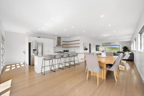 Black Diamond - Merrijig - Sleeps 14 - Accommodation Mt Buller 4