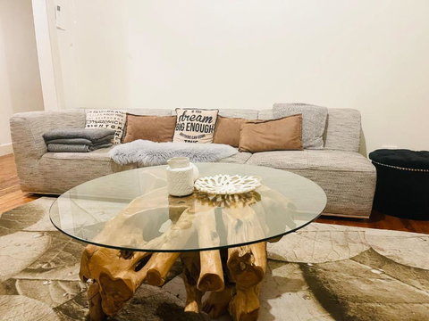 D108 Fantastic Sun Crescent Gathering - Accommodation Mt Buller 3