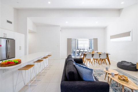 Daze On Dowling 25b Dowling Street WiFi, Air Conditioning 700 Metres To The Water - Accommodation Mt Buller 2