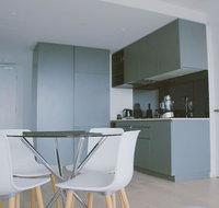 2Bed 2Bath Minimalist Apartment in CBD - Accommodation Mt Buller