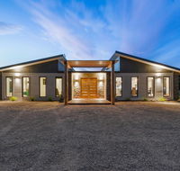 3 WISE MONKEYS MANSFIELD - Accommodation Mt Buller