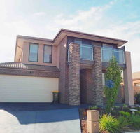 4 Bed 2 And A Half Bath Luxury Villa in Point Cook - Accommodation Mt Buller