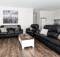 4 Bedroom Inner City Townhouse - SLEEPS 9  - Accommodation Mt Buller