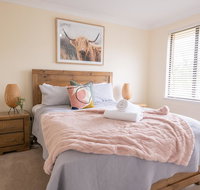 42 Rosemary Lane - Central Orange - Spacious Family Home - Quiet Lane - Accommodation Mt Buller